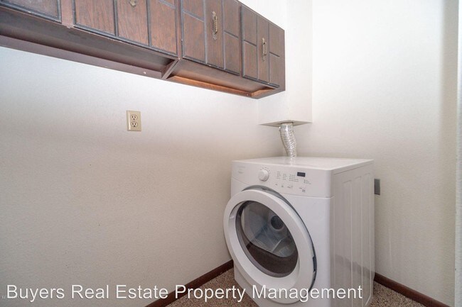 Building Photo - 3 br, 2.5 bath House - 2086 Crataegus Street