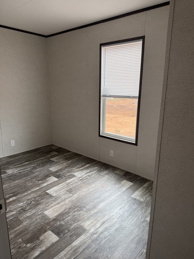 Building Photo - 404 Parker St