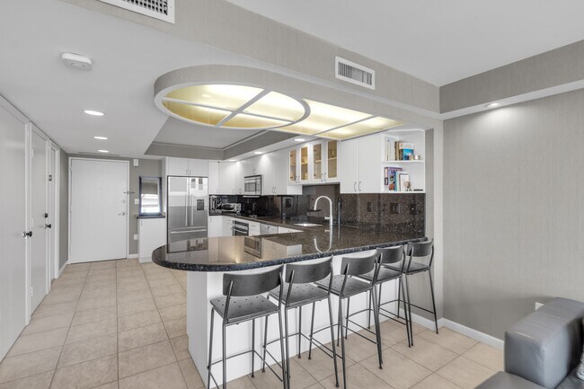 Building Photo - 1228 West Ave