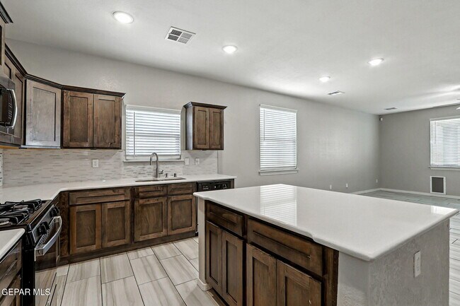 Building Photo - 3964 Desert Nomad Dr