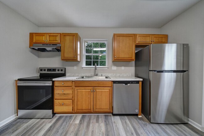 Building Photo - Lovely 4 Bed 2 Bath Home in Charlotte!