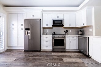 Building Photo - 99 Montana Del Lago Dr