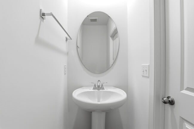 Building Photo - 10608 Brookside Reserve Rd