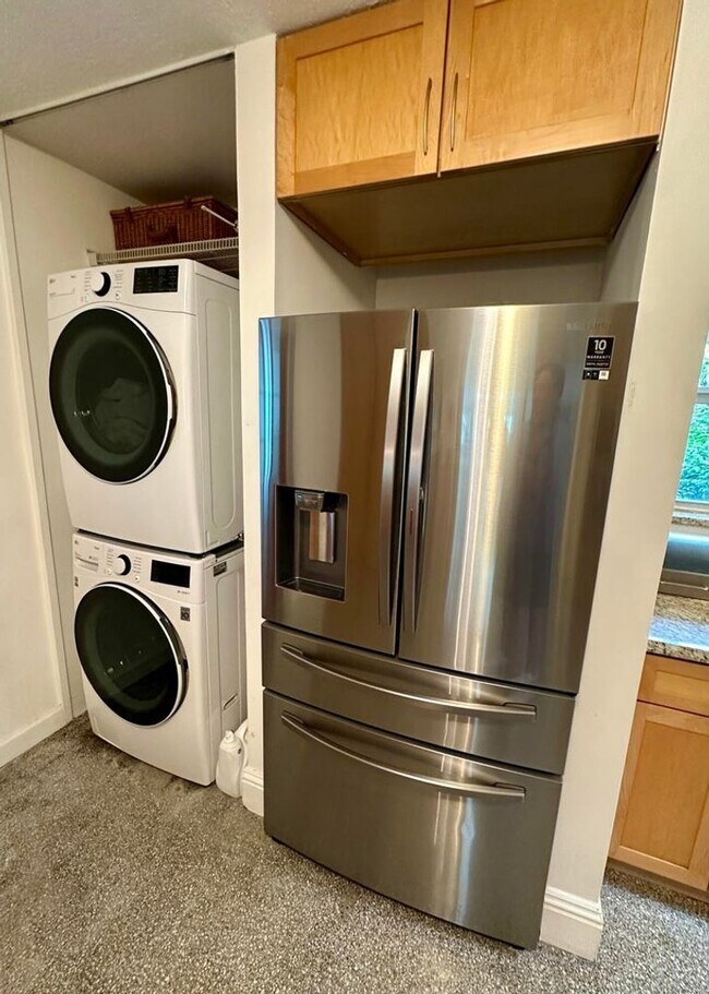 Building Photo - 212 Kings Lynn