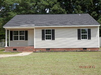 Building Photo - 3 Bedroom, 2 Bath Home