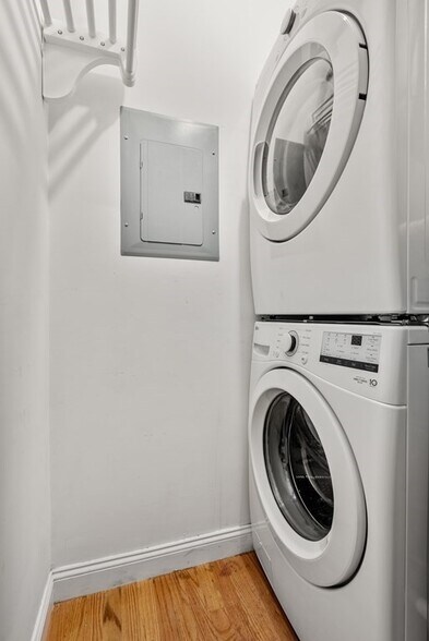 Building Photo - 236 E St