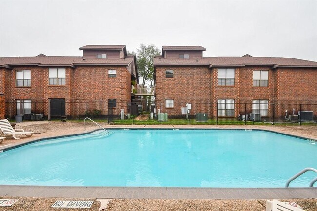 Building Photo - 3150 Walnut Bend Ln