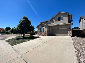 Building Photo - 5 Bedroom, 4 Bath home in the Lorson Ranch...