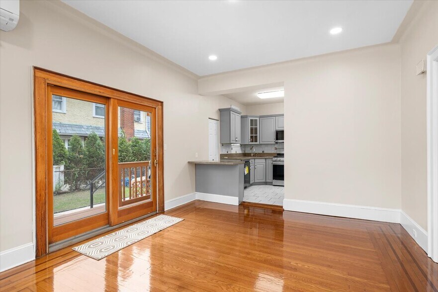Building Photo - 78 Violet Ave