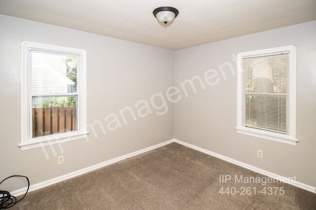 Building Photo - Lovely 3BD & 1.5BA Updated Home in North R...