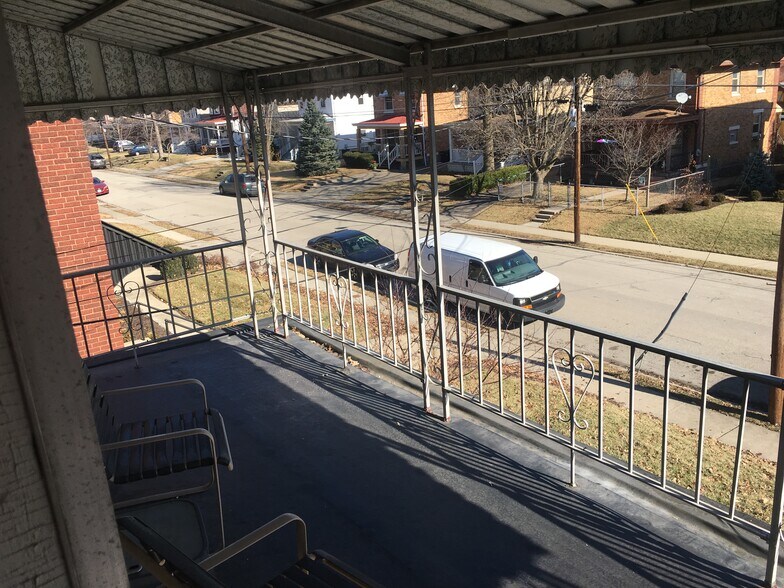 View of street from balcony - 4115 34th Avenue