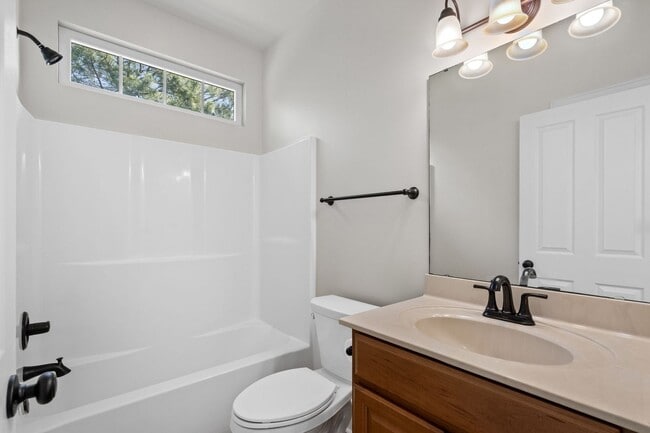 Building Photo - Spacious 4BR/3BA Home in Myrtle Beach – 2,550 Sq Ft & Screened Porch