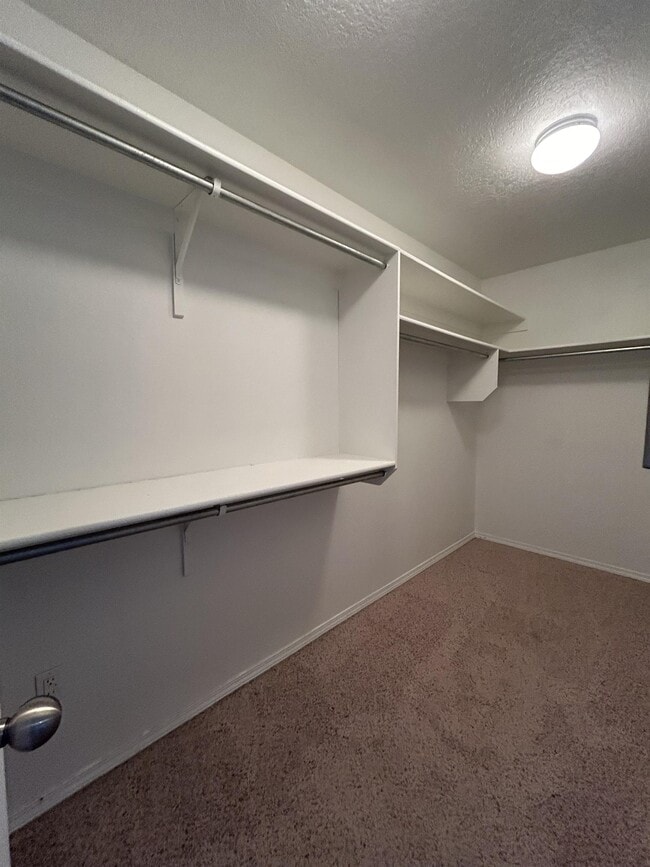 Building Photo - 835 Kipuka Dr NW