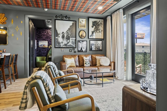 Building Photo - 245 Hermitage Ave