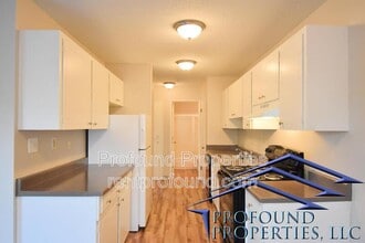 Building Photo - 706 NE 99th Ave