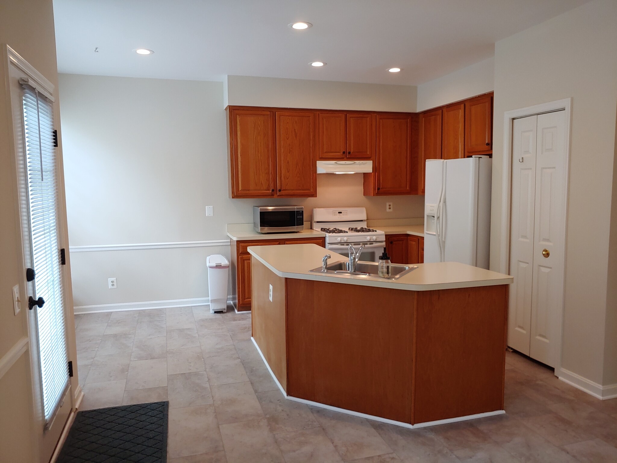 Building Photo - 47608 Sandbank Sq