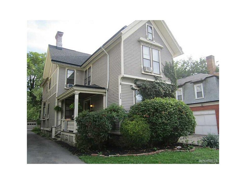 House - front view - 256 Bryant St