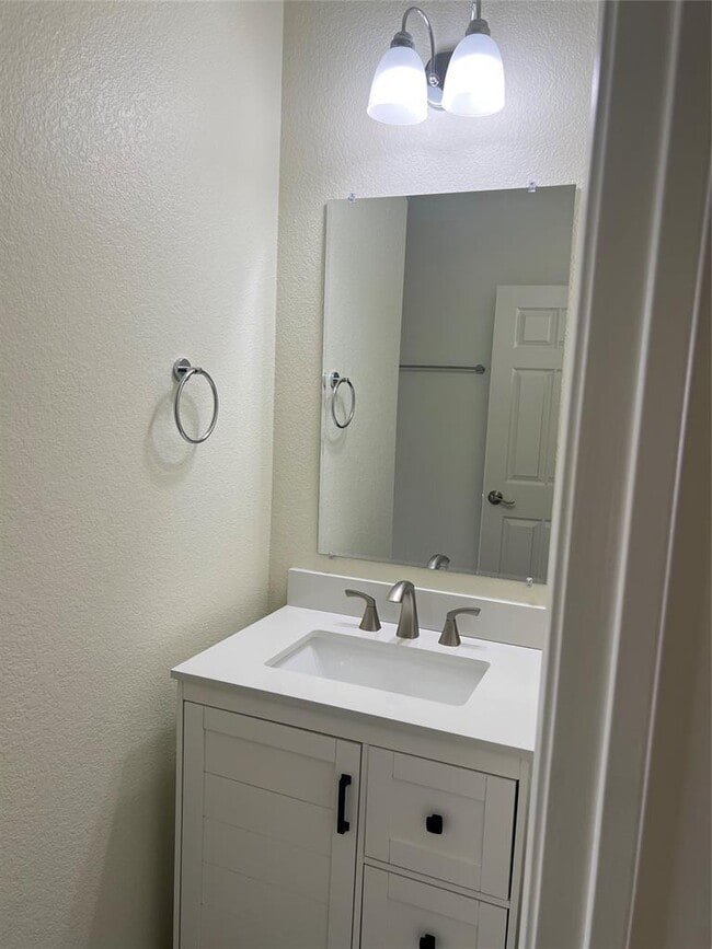 Building Photo - 5404 Martin Ave