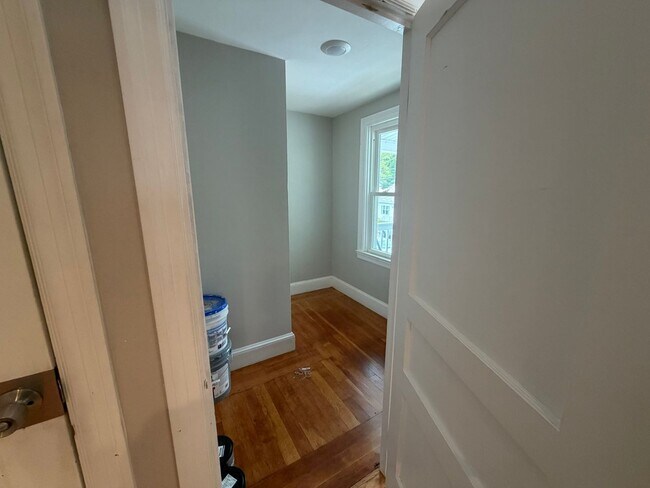 Building Photo - 172 Fruit Hill Ave