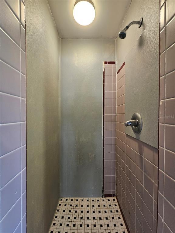 Building Photo - 1375 Drew St