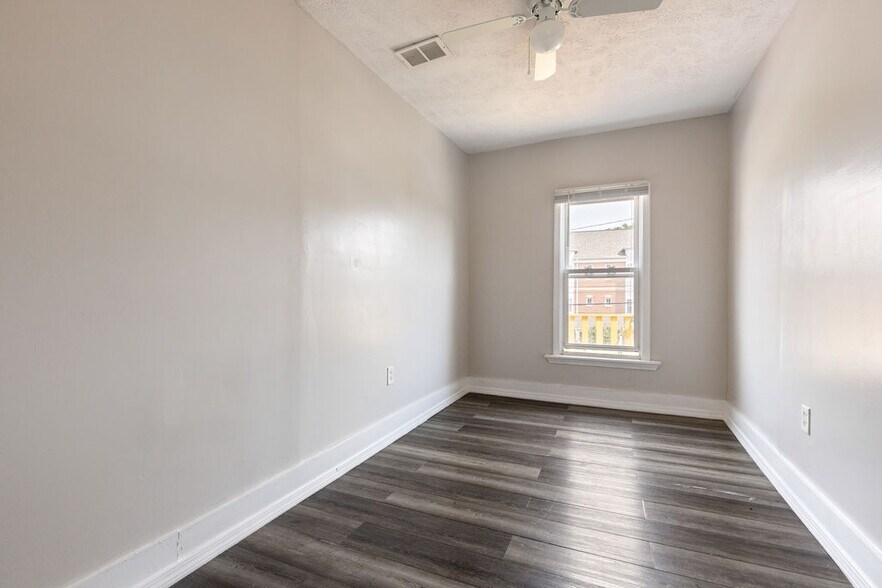 Building Photo - 5409 Bridge Ave