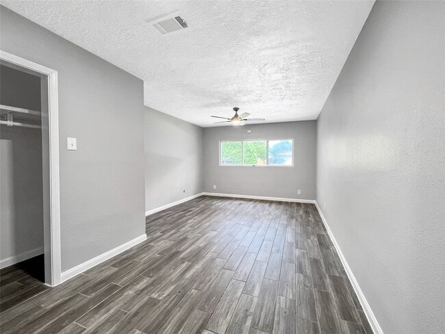 Building Photo - 6347 Limestone St