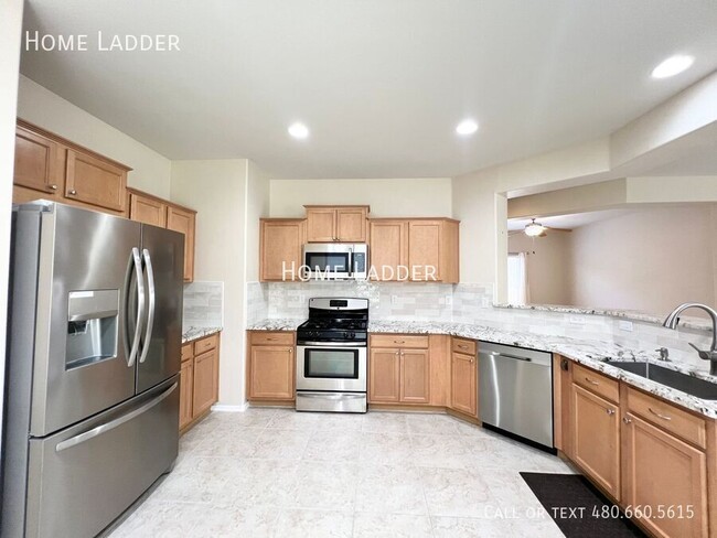 Building Photo - 2523 N Pecos Dr