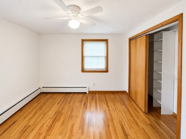 Building Photo - 614 Irving Ave
