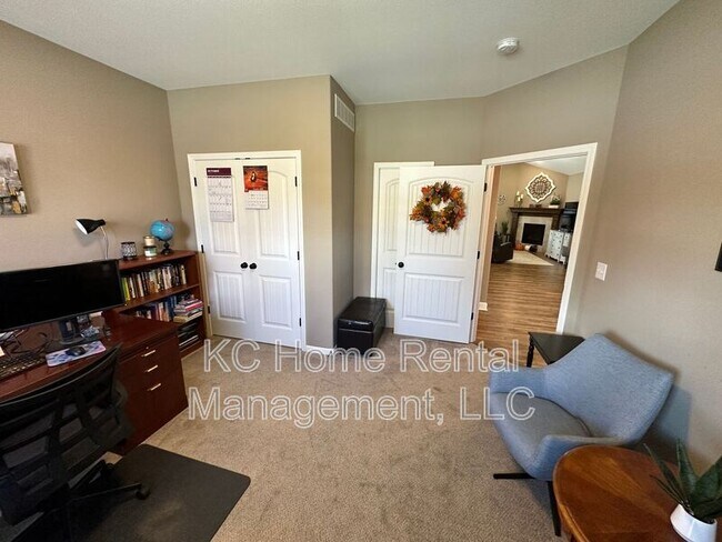 Building Photo - 2807 NE Sonora Valley Dr