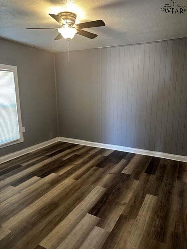 Building Photo - 1011 16th St