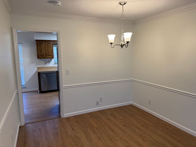 Building Photo - 834 Brentwood Pointe