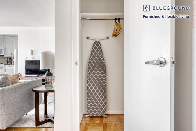 Building Photo - 484 2nd Ave