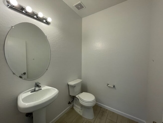 Building Photo - Chandler 3 Bedroom + Den Home | 2.5 Bath | 2-Car Garage | Warner & AZ Ave