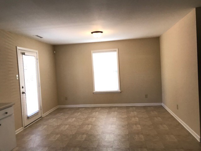 Building Photo - 5330 Bendix Ct