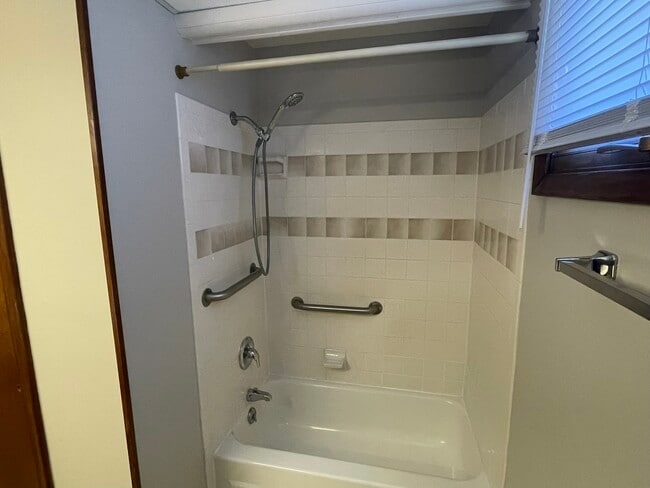 Building Photo - 5005 Meredeth St