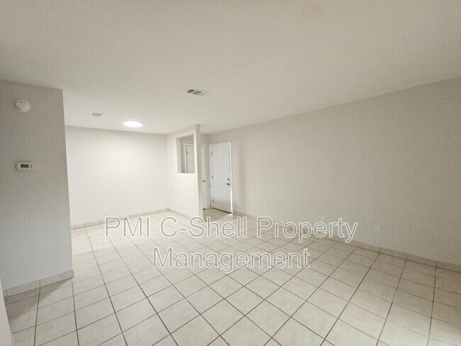 Building Photo - 3409 Green Briar Cir