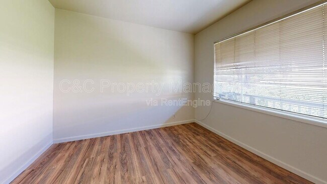 Building Photo - 230 Montecito Ave