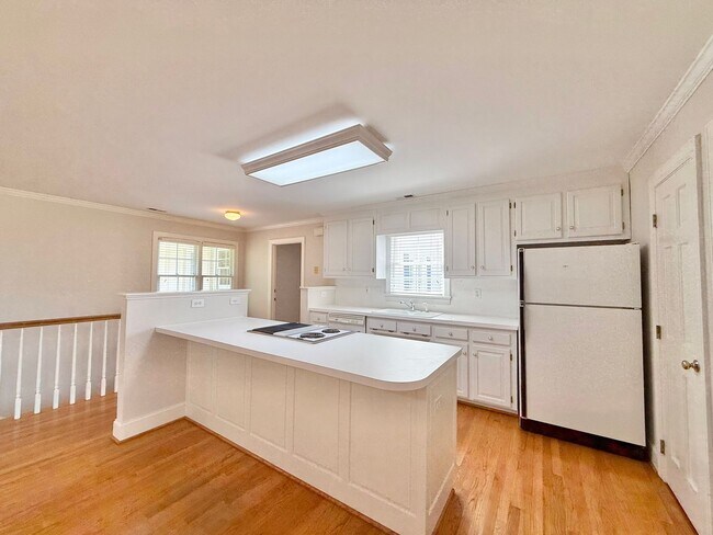 Building Photo - **OFFERING REFUNDABLE APPLICATION FEES & $250 MOVE IN PROMOTION** Incredible 5BD, 4.5BA House in ...