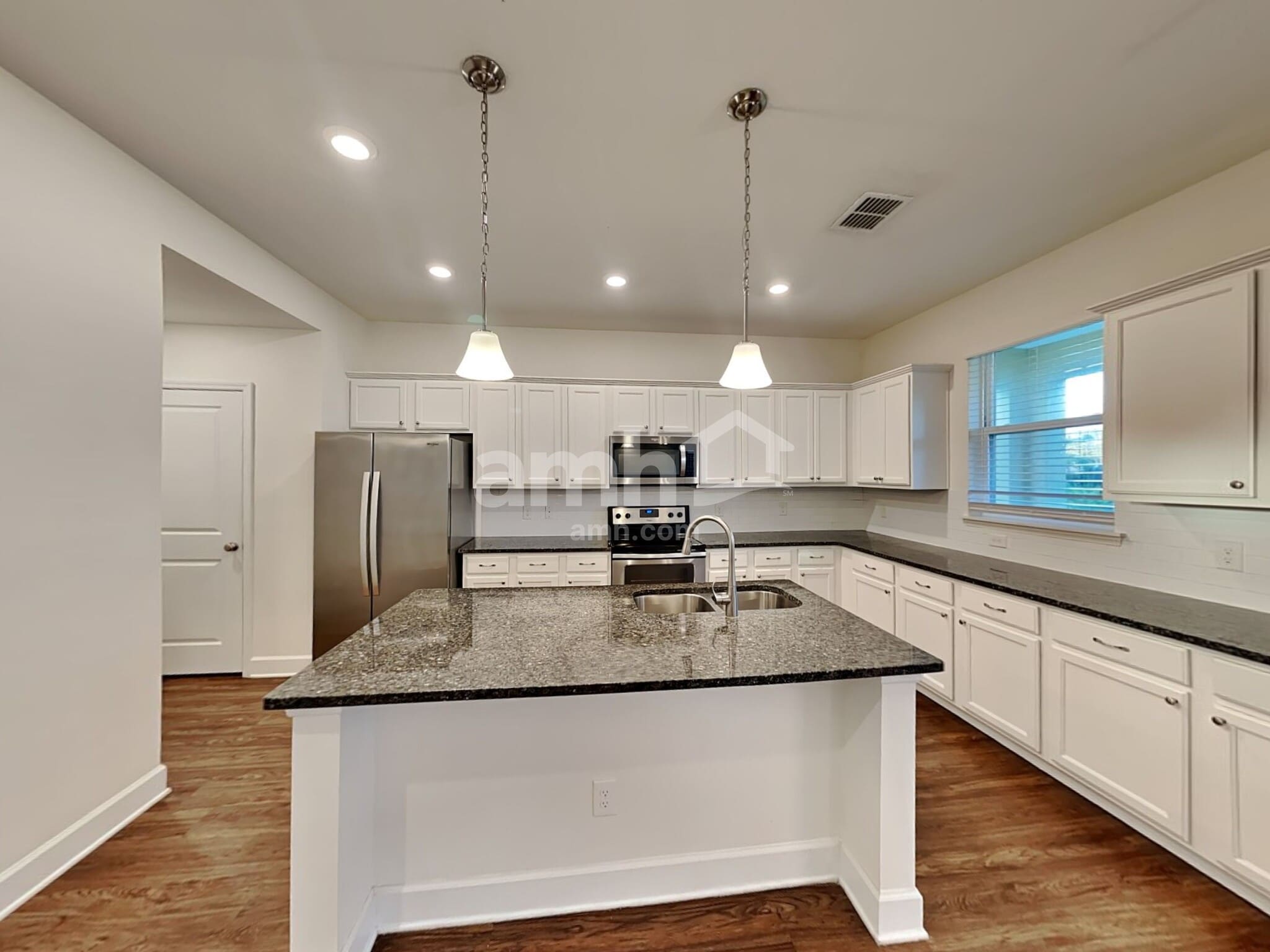 Building Photo - 405 Crestrun Loop