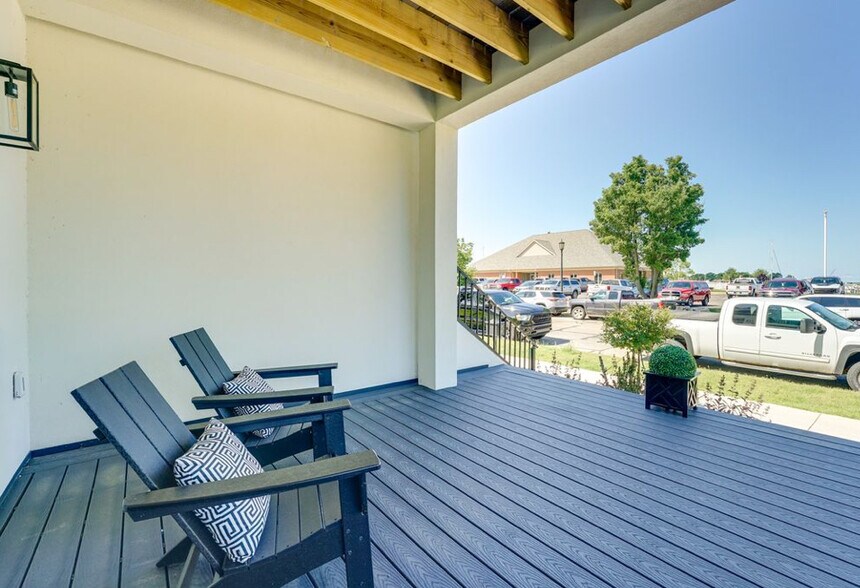 Front porch - 411 S Rath Ave