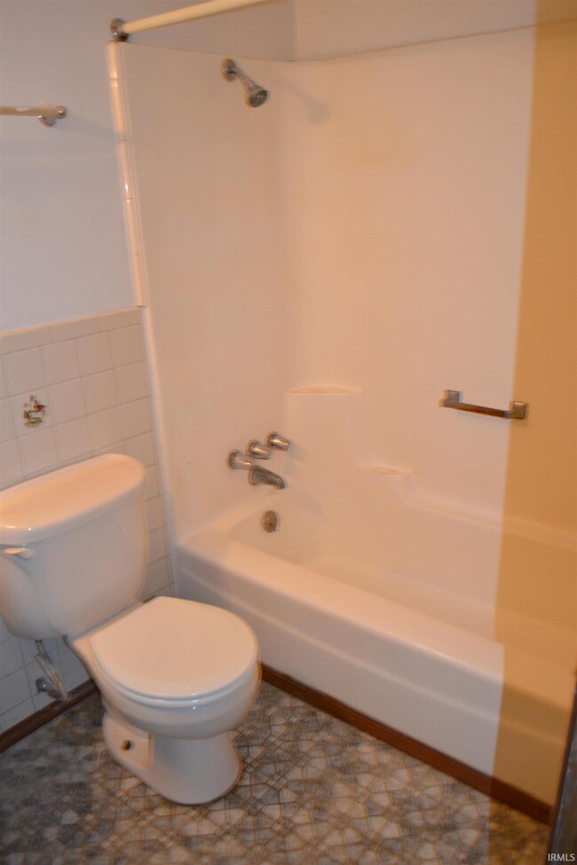 Building Photo - 2202 Heatherfield Dr