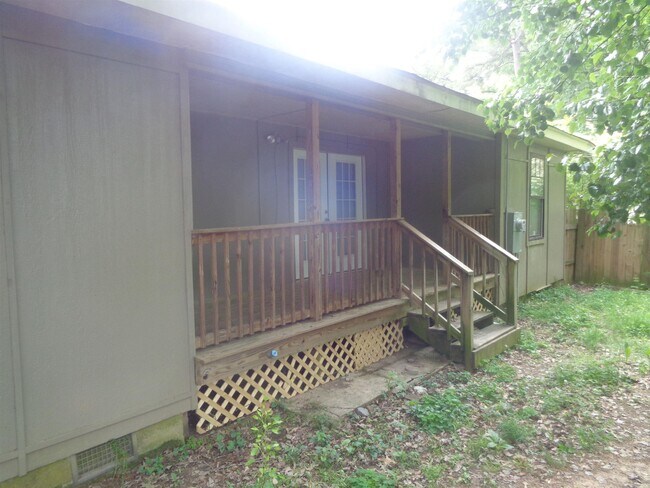 Building Photo - 3402 Lehigh Dr