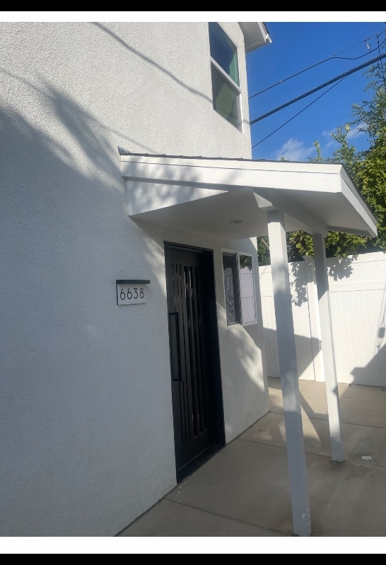 Building Photo - 6638 Lindley Ave