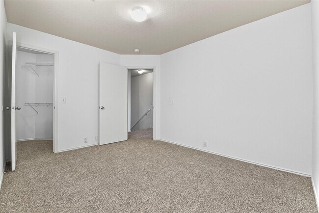 Building Photo - 822 Grand Plains Dr