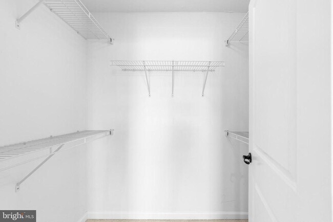 Building Photo - 42 Sundance Dr