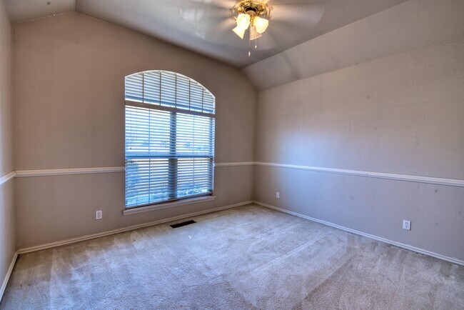 Building Photo - 15501 Arbuckle Heights