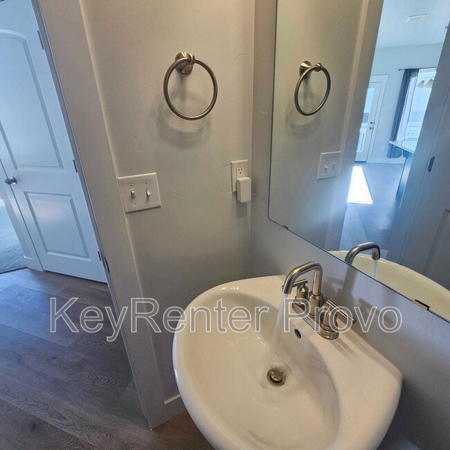 Building Photo - 1297 Dawes Wy