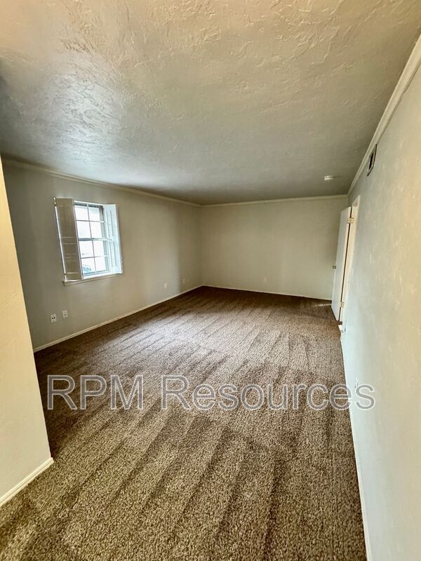 Building Photo - 11407 N May Ave