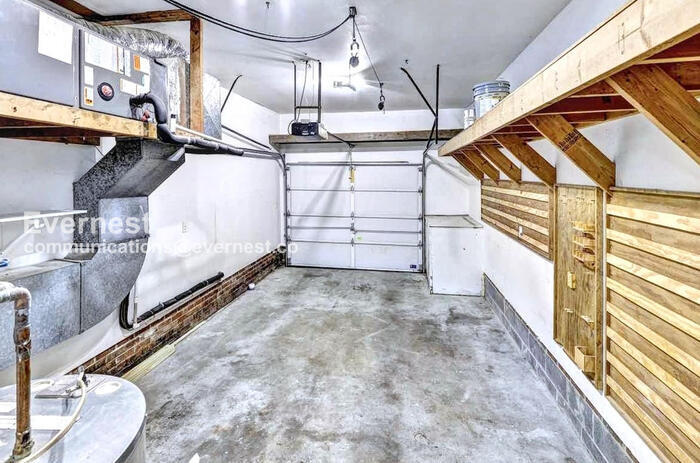 Building Photo - 17 Autumn E