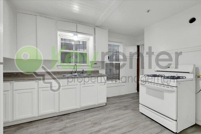 Building Photo - 1827 T St